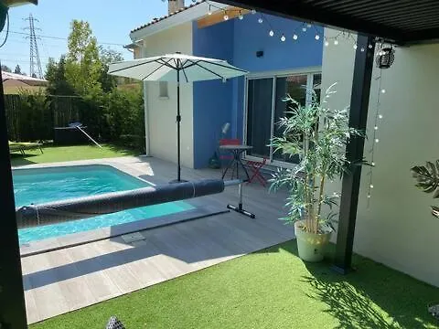 Spa Prive Et Piscine Chauffee A 8 Km De Toulouse Montrabe Holiday home